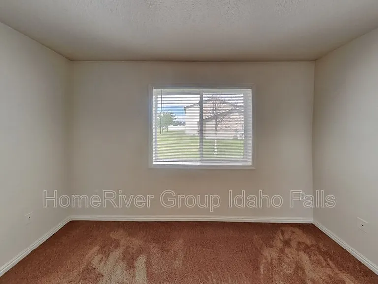 1350 Midway Ave #2 — Photo 9