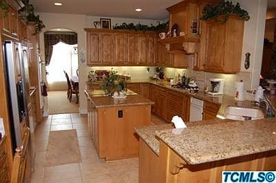 4th image of 2131 N Chablis Ct