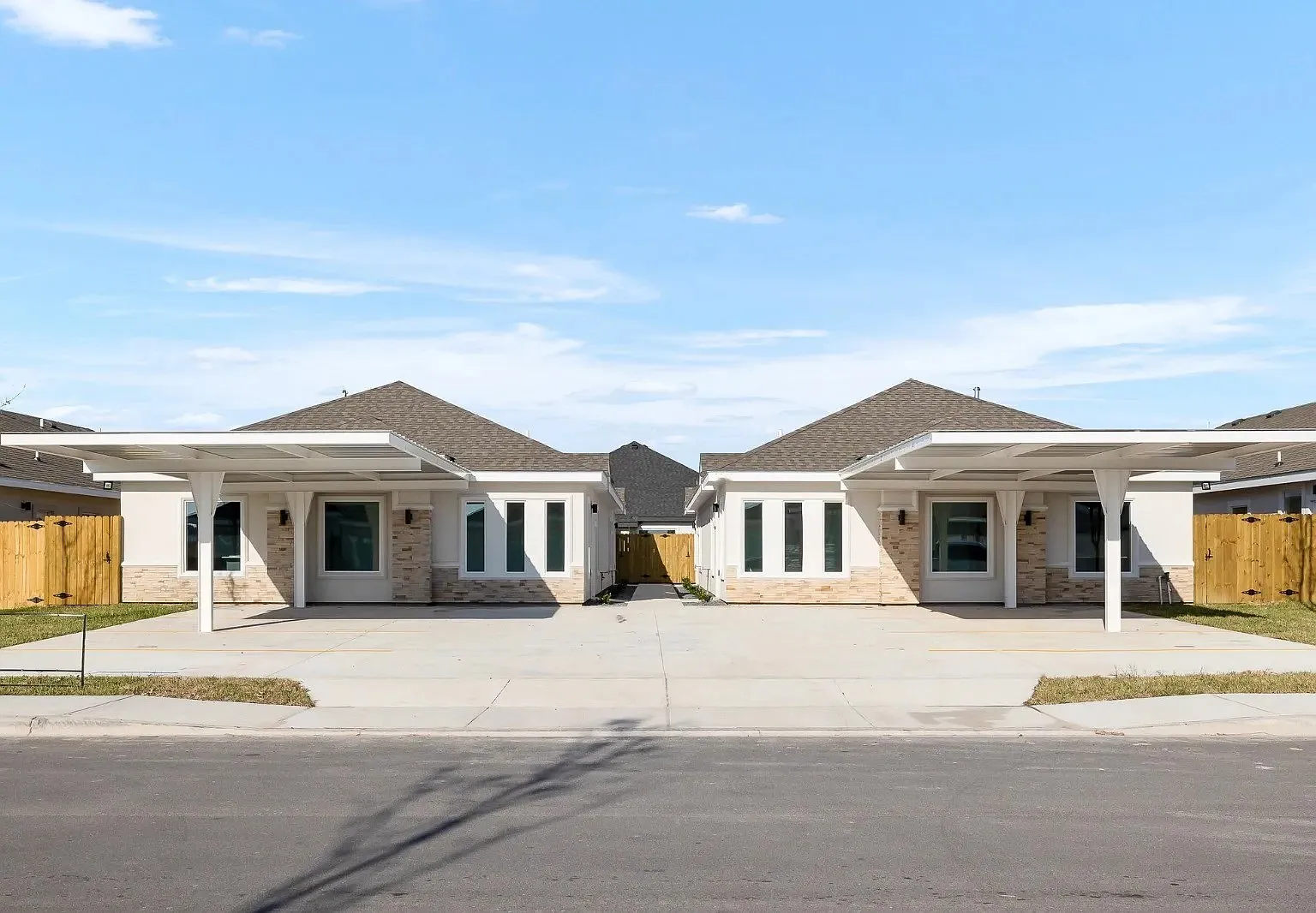 3 bed, 1100 sqft, $1,095 — Photo 2