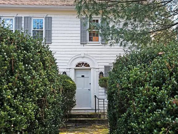 2nd image of 1709 Newfield Ave #A