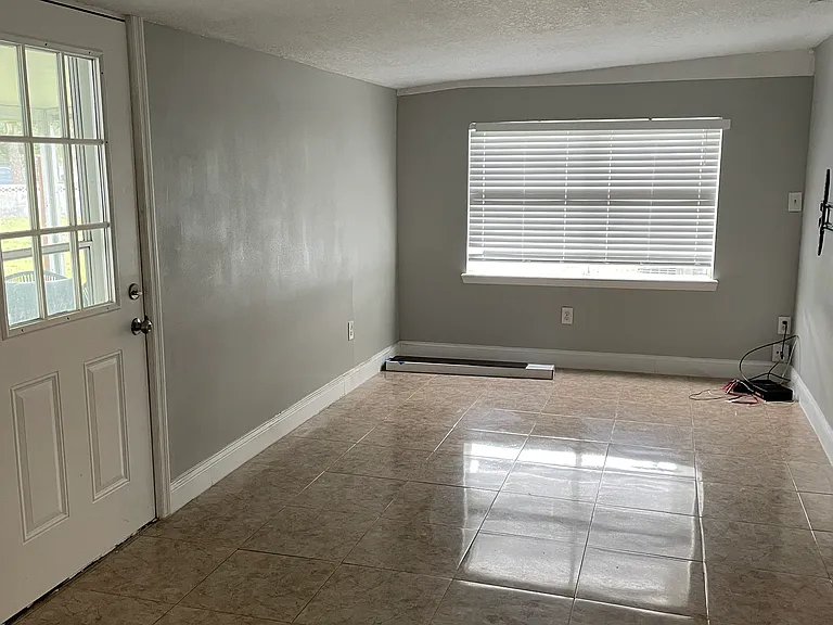 5328 Goddard Ave — Photo 9