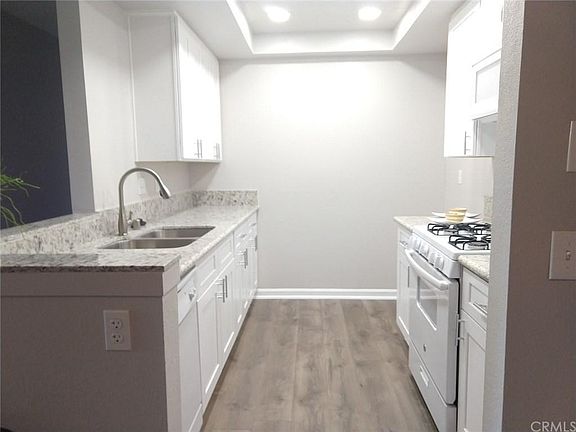 4th image of 149 W 6th St APT 1