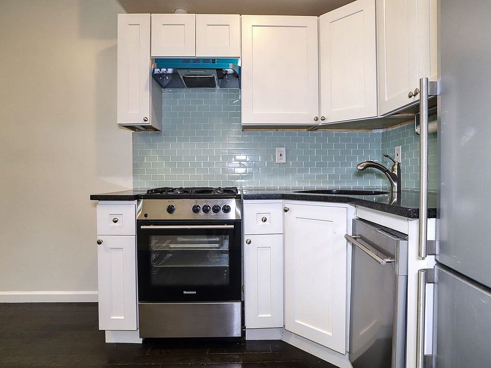 1st image of 60 Webster Ave APT 2
