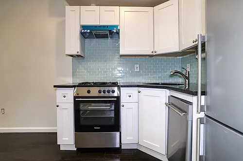 60 Webster Ave #2 Photo 1