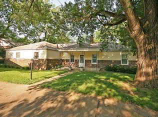 5 Oak Ridge Dr, Decatur, IL 62521