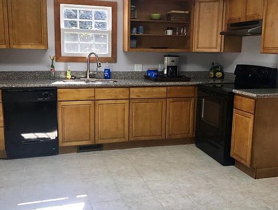 3rd image of 1452 W 58th St