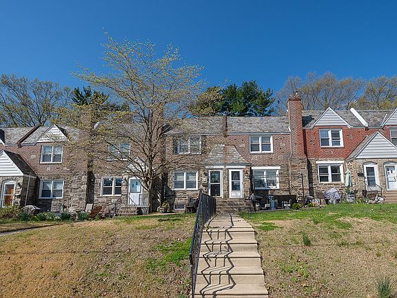 2nd image of 726 Fairfax Rd