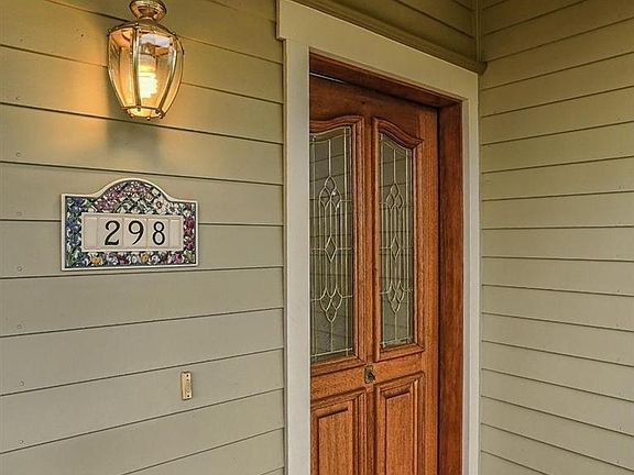 4th image of 298 Luna Vista St