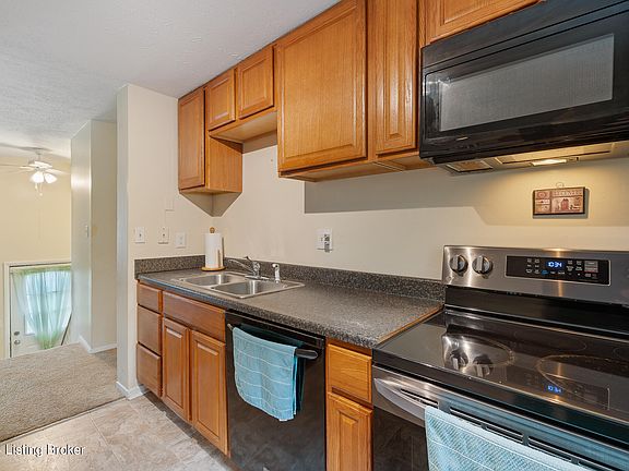 5th image of 4018 Northumberland Dr