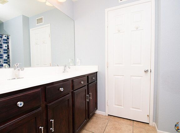 4th image of 337 Foxtrail Dr