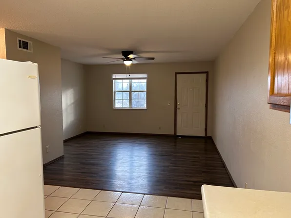 500 Shady Grove Rd APT 1, Clarksville, AR 72830