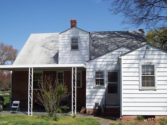 2nd image of 3107 French St