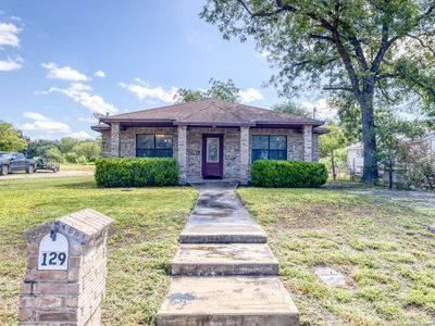 129 S. Farrar st., Uvalde, TX, 78801