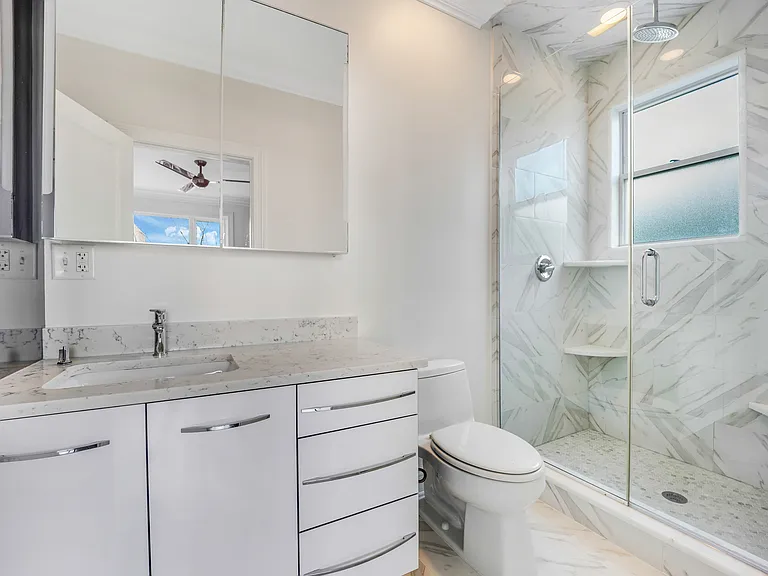 1317 W 18th Pl #2F — Photo 16