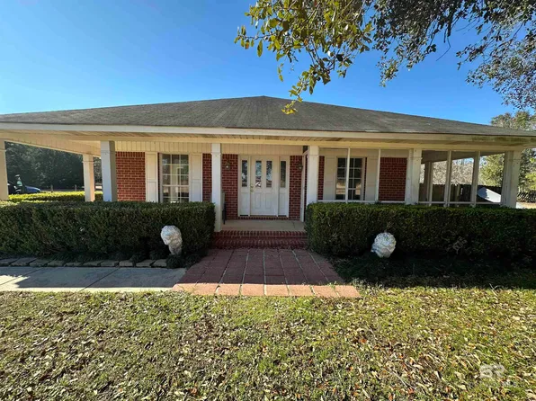 10761 Cowart Rd, Mobile, AL 36695