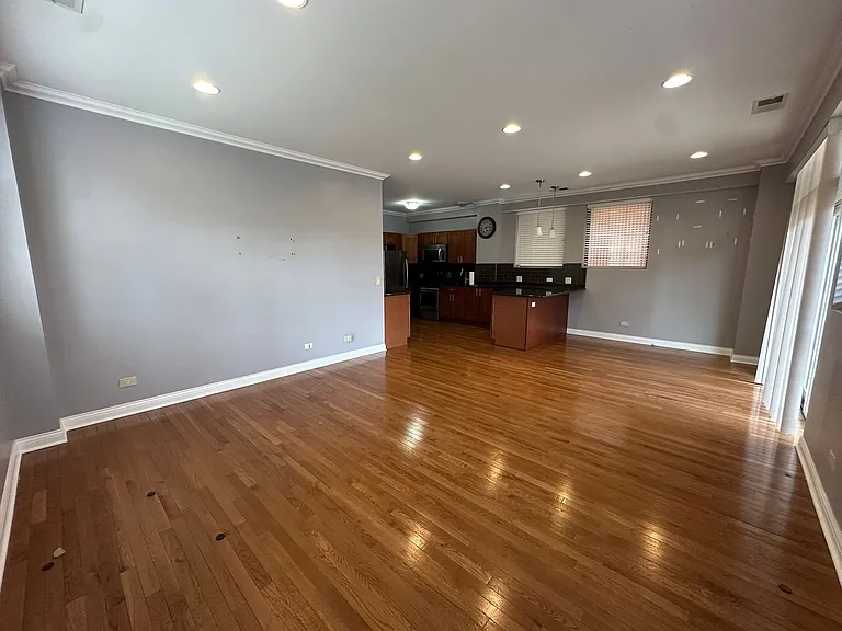 1334 W Morse Ave #303 — Photo 2