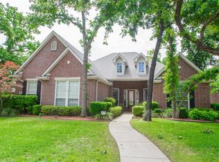 3002 Enchanted Oaks Cir, Corinth, TX 76210