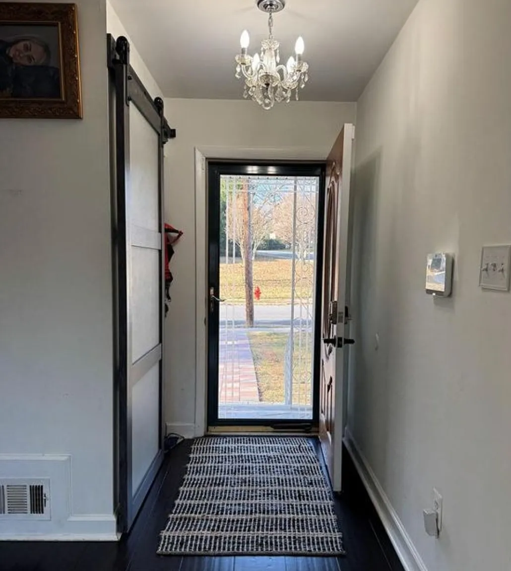 5 bed, 2254 sqft, $5,500 — Photo 4
