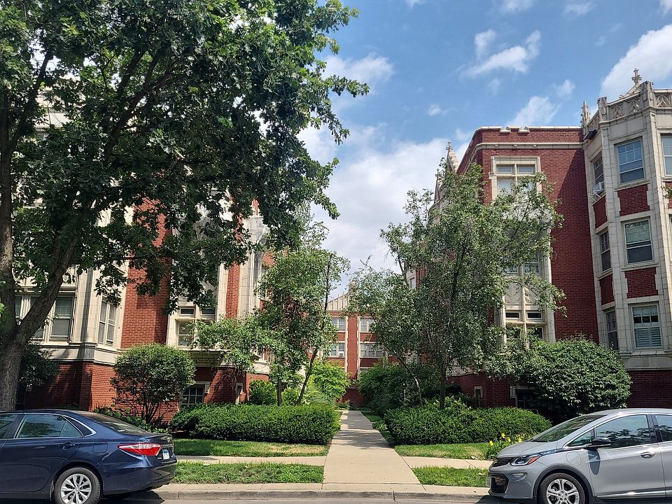 1st image of 210 N Oak Park Ave