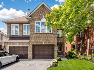 22 Foxtail Rdg, Newmarket, ON L3X1Z6