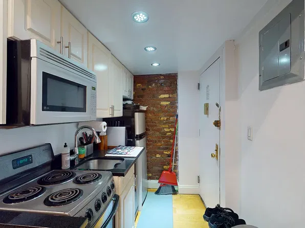 163 Mulberry St APT 2, New York, NY 10013