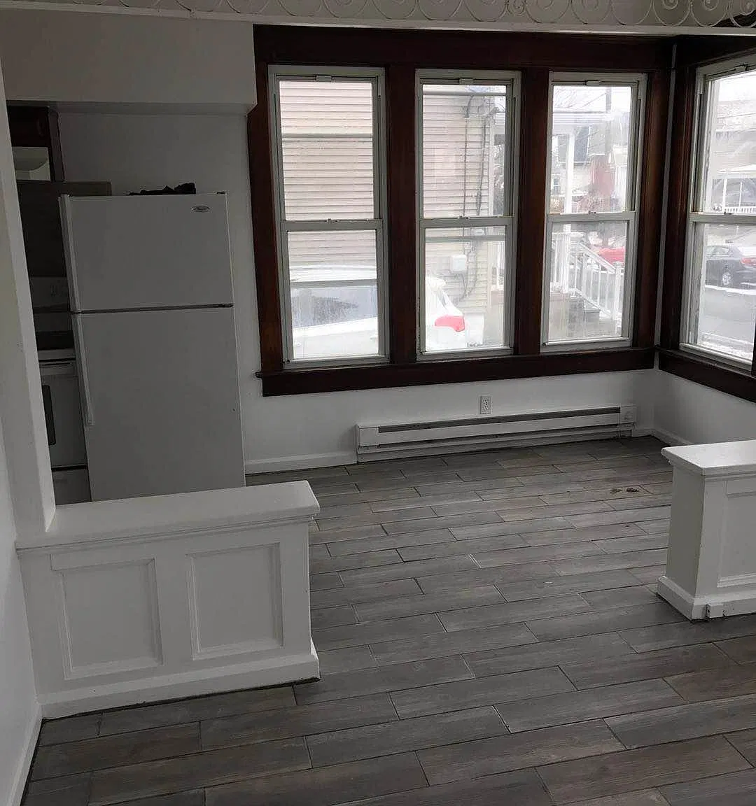 2 bed, $895 — Photo 2