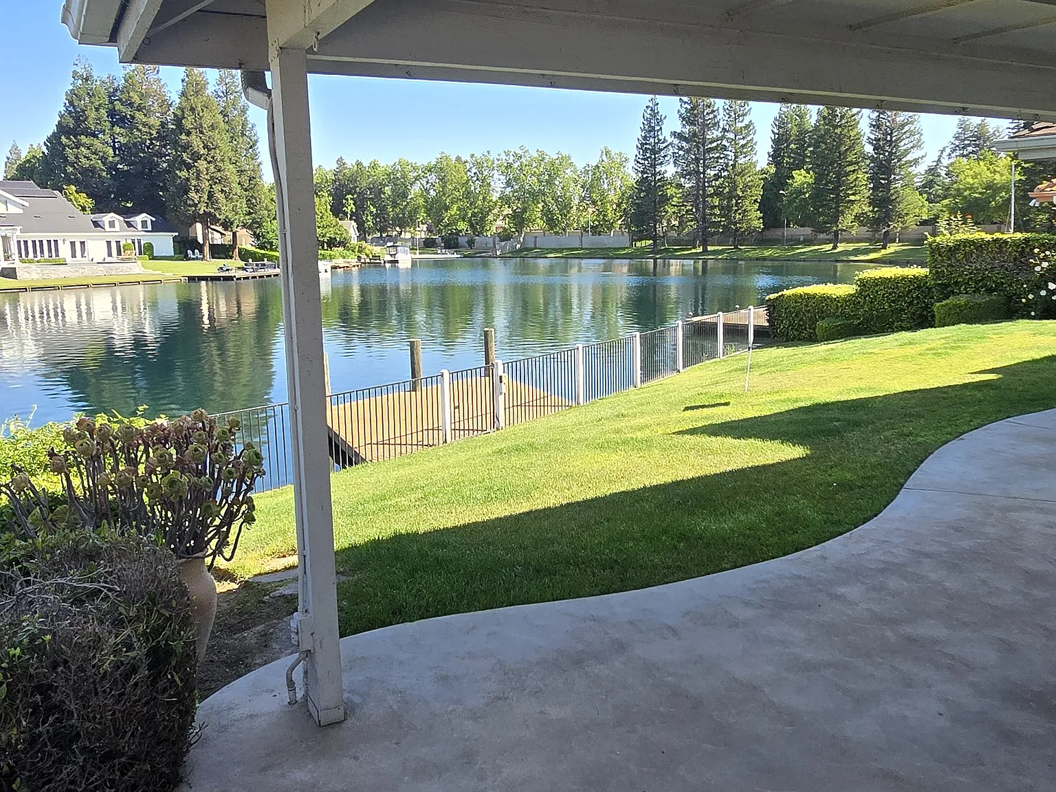 4 bed, 2570 sqft, $4,200 — Photo 1