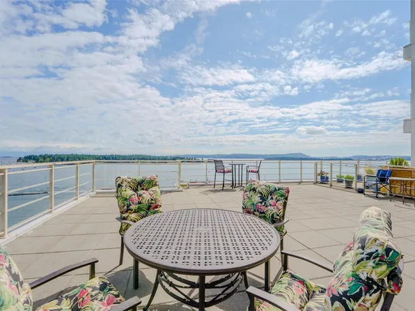 38 Front St #805, Nanaimo, BC V9R 0B8