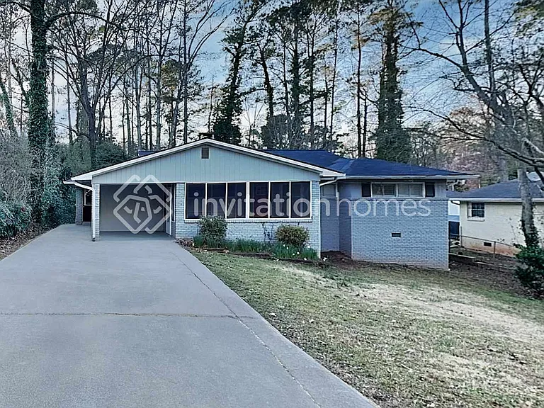 1921 Cindy Dr — Photo 1