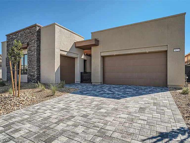5024 Terramont Dr — Photo 2