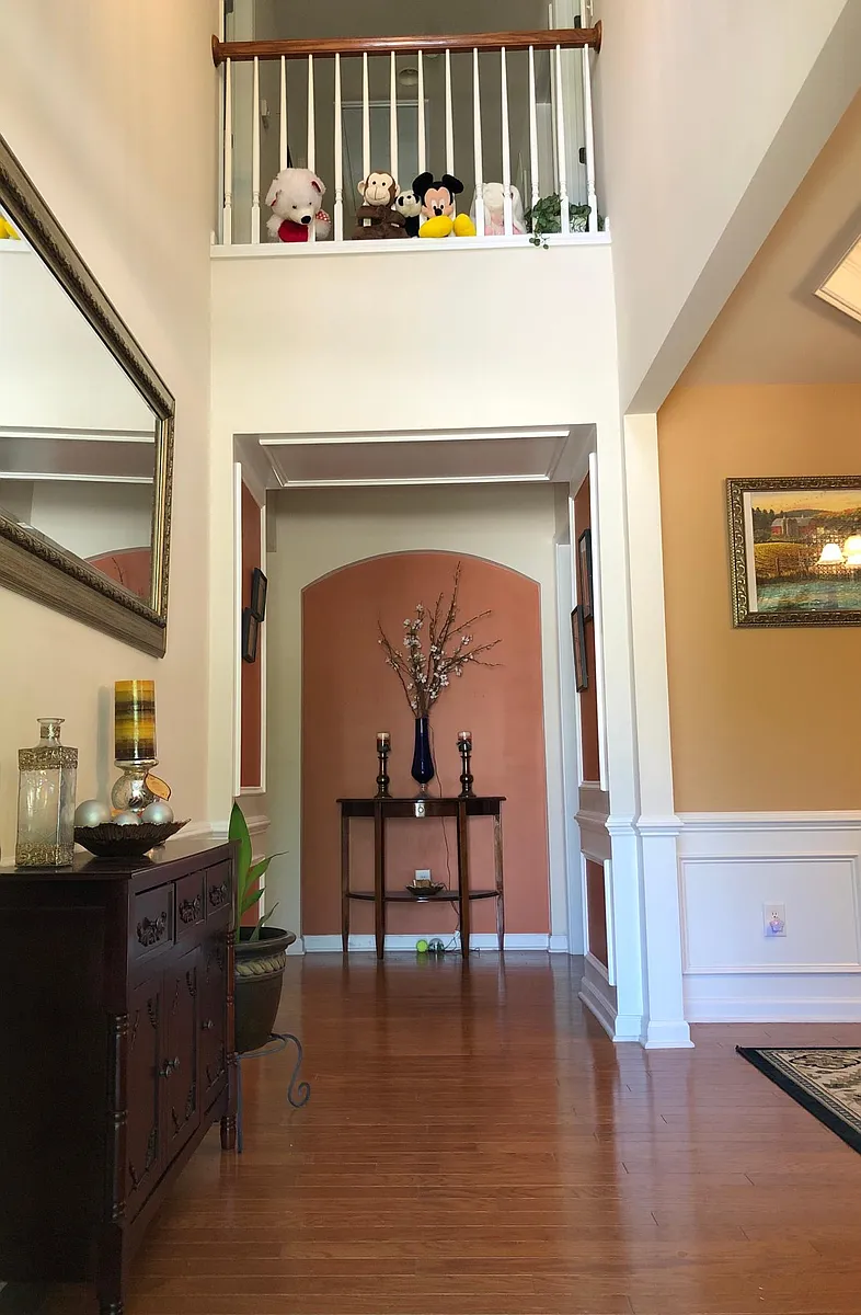 Foyer - 207 Euphoria Cir