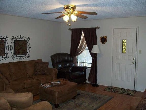 2nd image of 700 E Main St