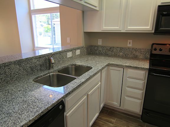 5th image of 1051 Jones Creek Dr