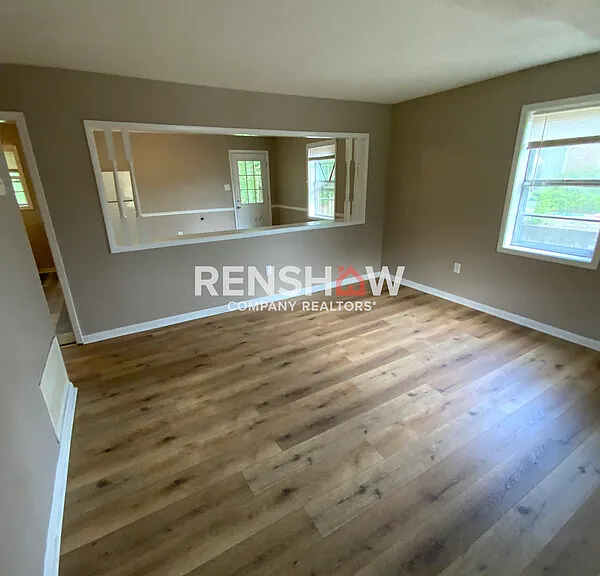1539 Defoe Rd — Photo 2