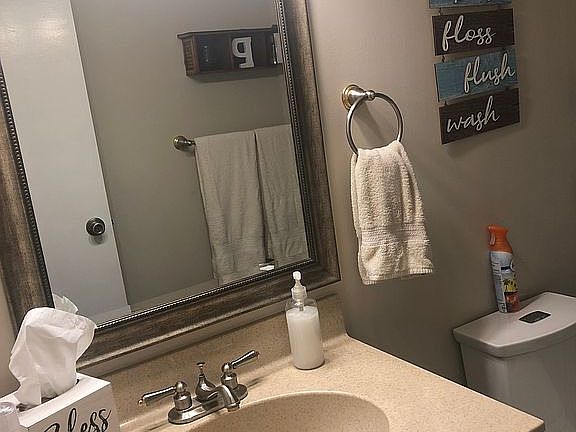 4th image of 473 Greenwood Ln