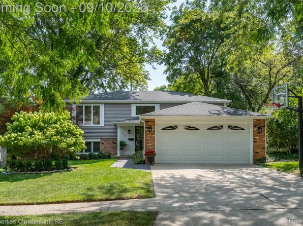 416 Welch Rd, Northville, MI 48167