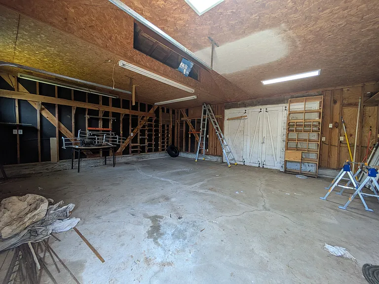 1225 NW 98th St — Photo 6