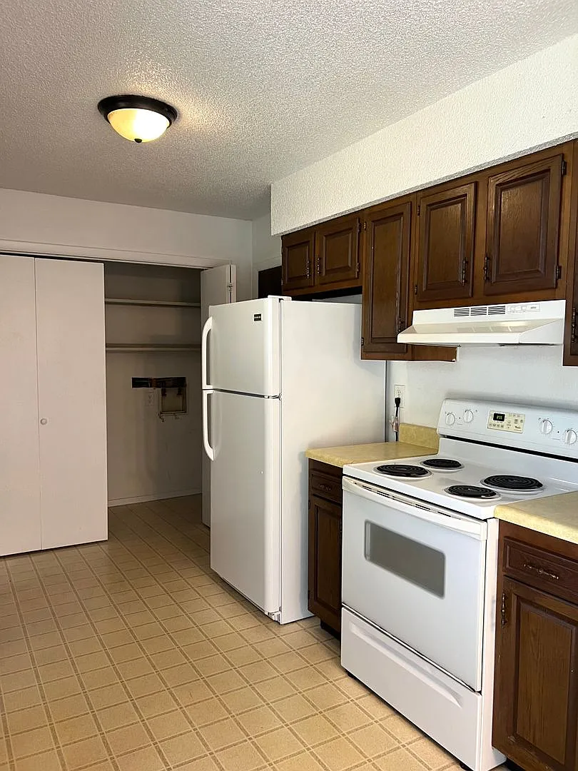 3809-3811 College View Dr — Photo 3
