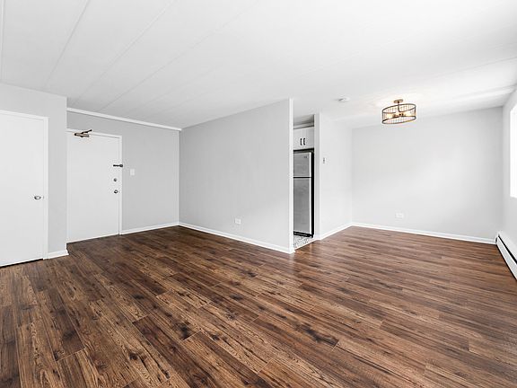 3rd image of 6161 N Hoyne Ave #D209