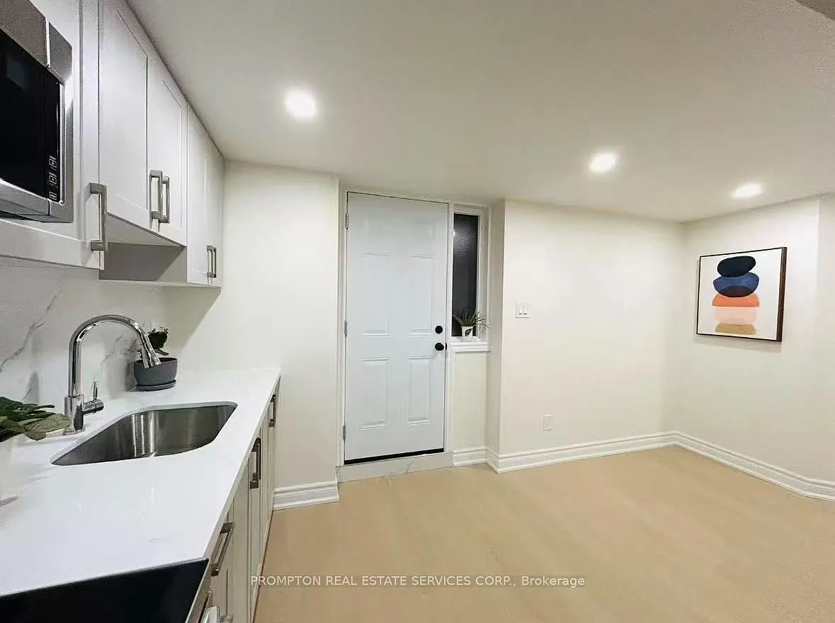 2 bed, $2,200 — Photo 4