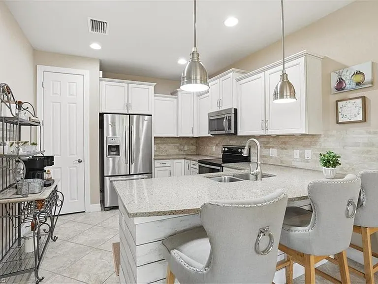 5769 Mayflower Way — Photo 12