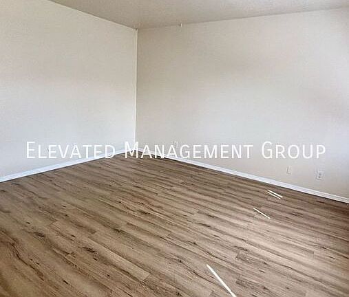 3rd image of 12116 Indian School Rd NE