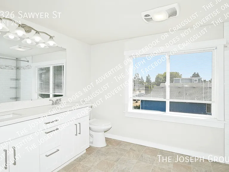 3326 Sawyer St — Photo 7