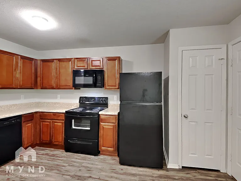 307 Westwood Dr — Photo 4