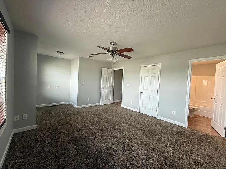 225 Moss View St — Photo 15