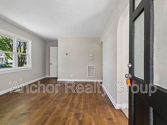 5th image of 7730 Ruthven Rd