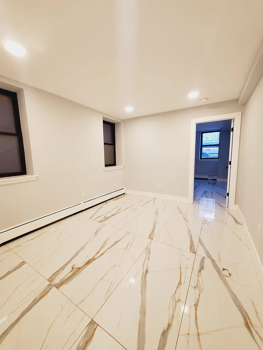 Building Photo - 30 Bergen Ave #1E