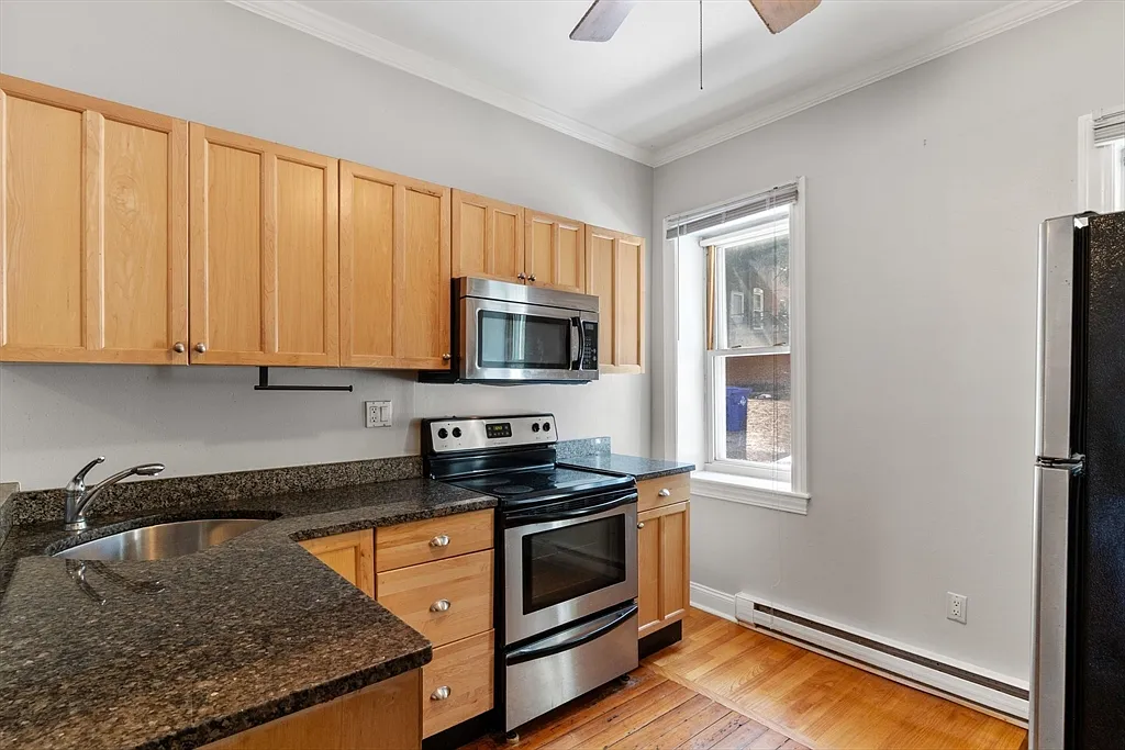 1 bed, 1.0 bath, 450 sqft, $2,500 — Photo 2