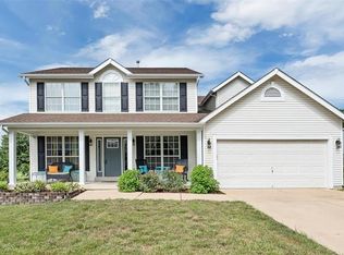 7471 Little Oaks Dr, O'Fallon, MO
