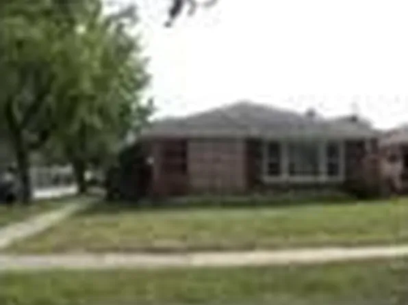 20456 Van Antwerp St, Harper Woods, MI 48225